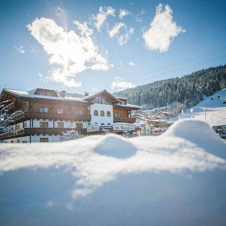 Alpines Gourmet Hotel Montanara Flachau Exterior photo