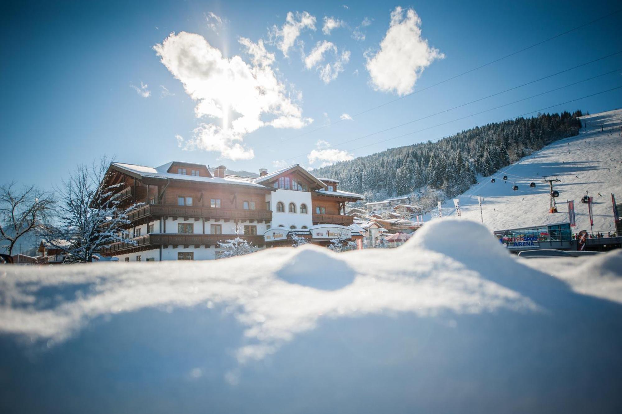 Alpines Gourmet Hotel Montanara Flachau Exterior photo